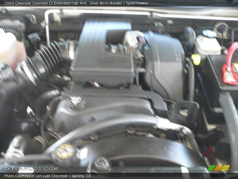 Silver Birch Metallic / Sport Pewter 2004 Chevrolet Colorado LS Extended Cab 4x4