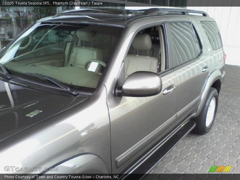 Phantom Gray Pearl / Taupe 2005 Toyota Sequoia SR5