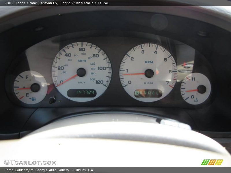 Bright Silver Metallic / Taupe 2003 Dodge Grand Caravan ES