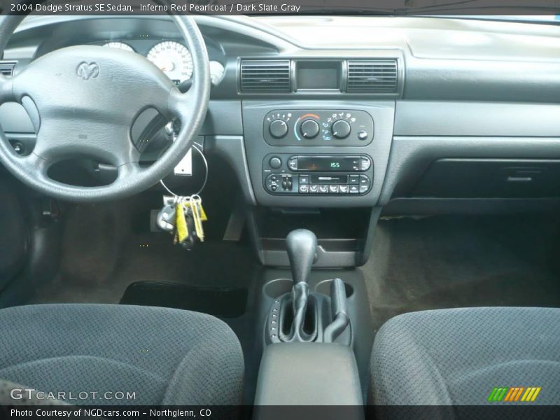 Inferno Red Pearlcoat / Dark Slate Gray 2004 Dodge Stratus SE Sedan