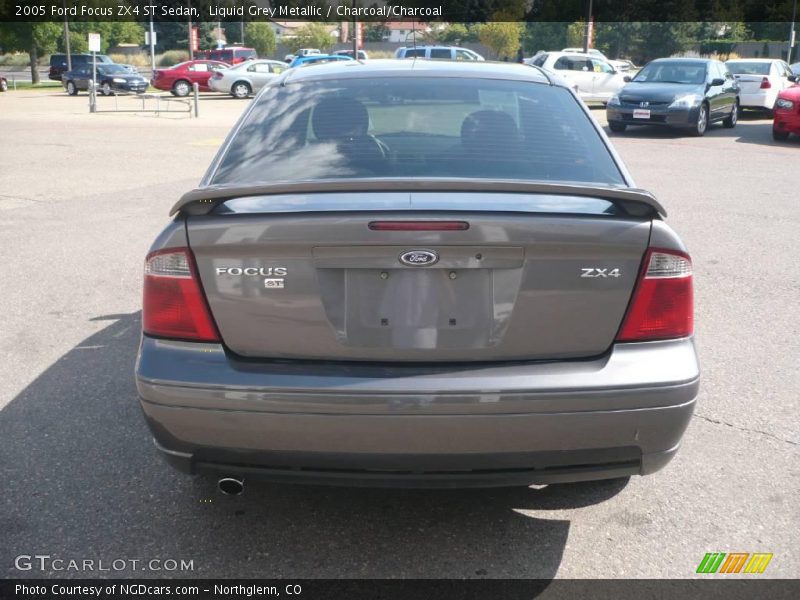Liquid Grey Metallic / Charcoal/Charcoal 2005 Ford Focus ZX4 ST Sedan