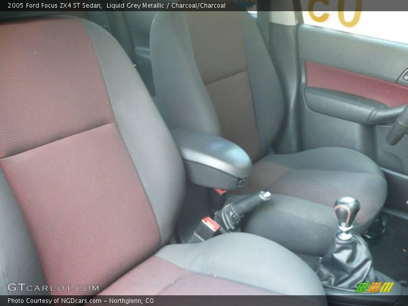 Liquid Grey Metallic / Charcoal/Charcoal 2005 Ford Focus ZX4 ST Sedan