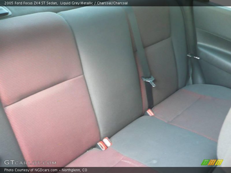 Liquid Grey Metallic / Charcoal/Charcoal 2005 Ford Focus ZX4 ST Sedan