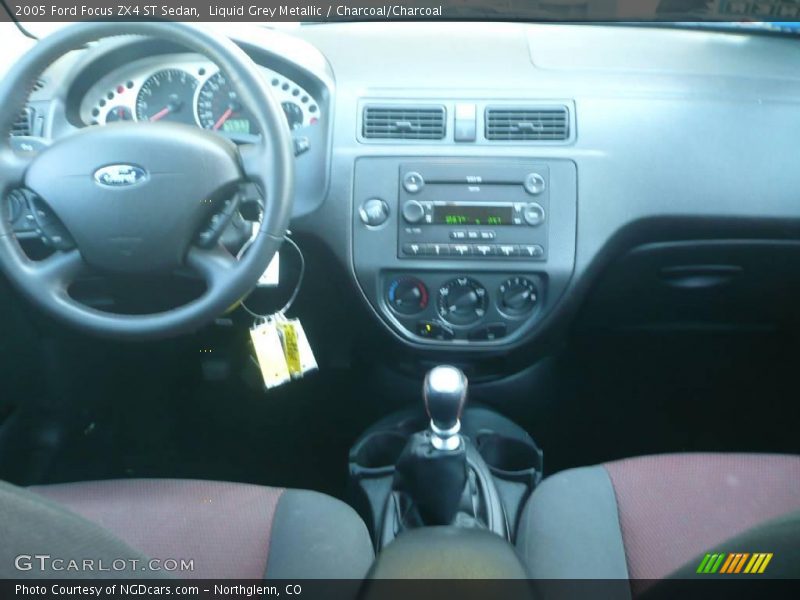 Liquid Grey Metallic / Charcoal/Charcoal 2005 Ford Focus ZX4 ST Sedan