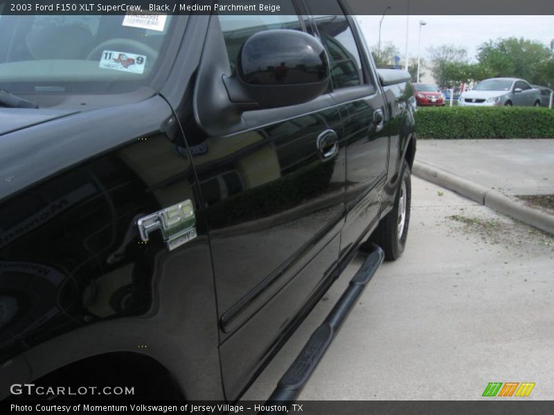 Black / Medium Parchment Beige 2003 Ford F150 XLT SuperCrew