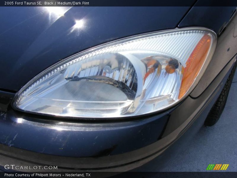 Black / Medium/Dark Flint 2005 Ford Taurus SE