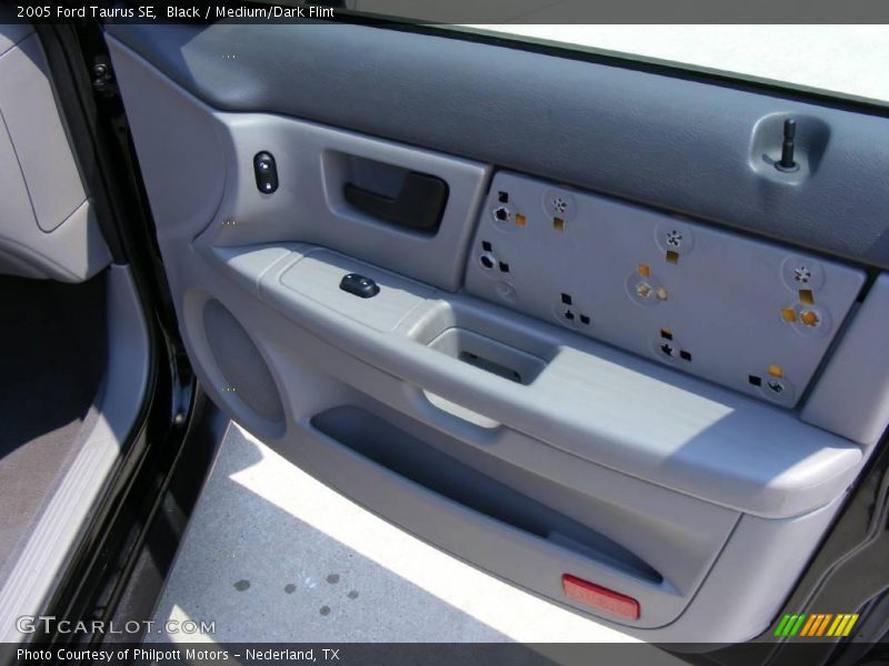 Black / Medium/Dark Flint 2005 Ford Taurus SE