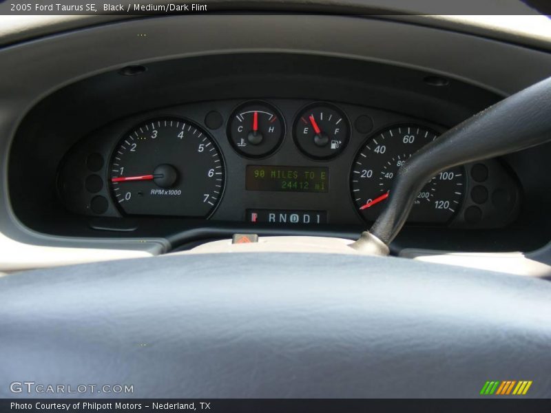 Black / Medium/Dark Flint 2005 Ford Taurus SE