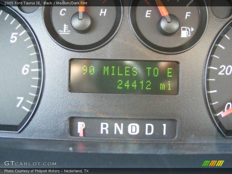 Black / Medium/Dark Flint 2005 Ford Taurus SE