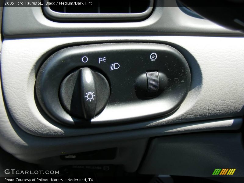 Black / Medium/Dark Flint 2005 Ford Taurus SE