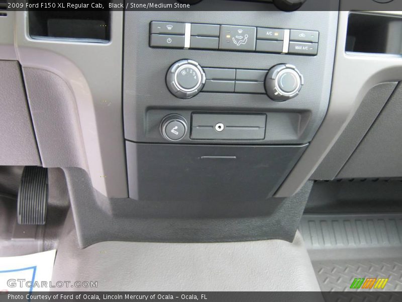 Black / Stone/Medium Stone 2009 Ford F150 XL Regular Cab