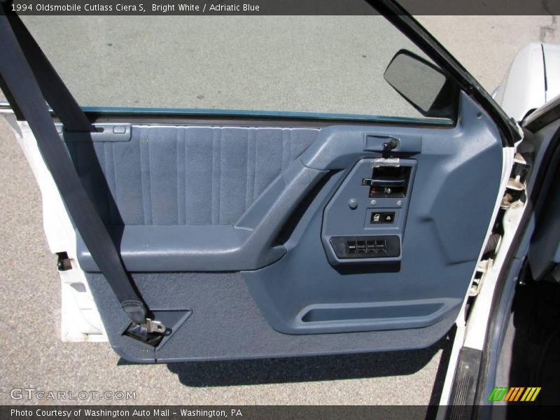 Bright White / Adriatic Blue 1994 Oldsmobile Cutlass Ciera S
