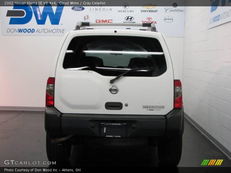 Cloud White / Gray Celadon 2002 Nissan Xterra SE V6 4x4
