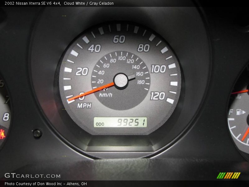 Cloud White / Gray Celadon 2002 Nissan Xterra SE V6 4x4
