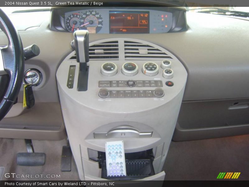 Green Tea Metallic / Beige 2004 Nissan Quest 3.5 SL