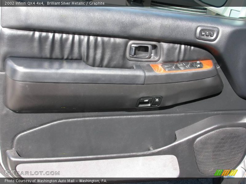 Brilliant Silver Metallic / Graphite 2002 Infiniti QX4 4x4