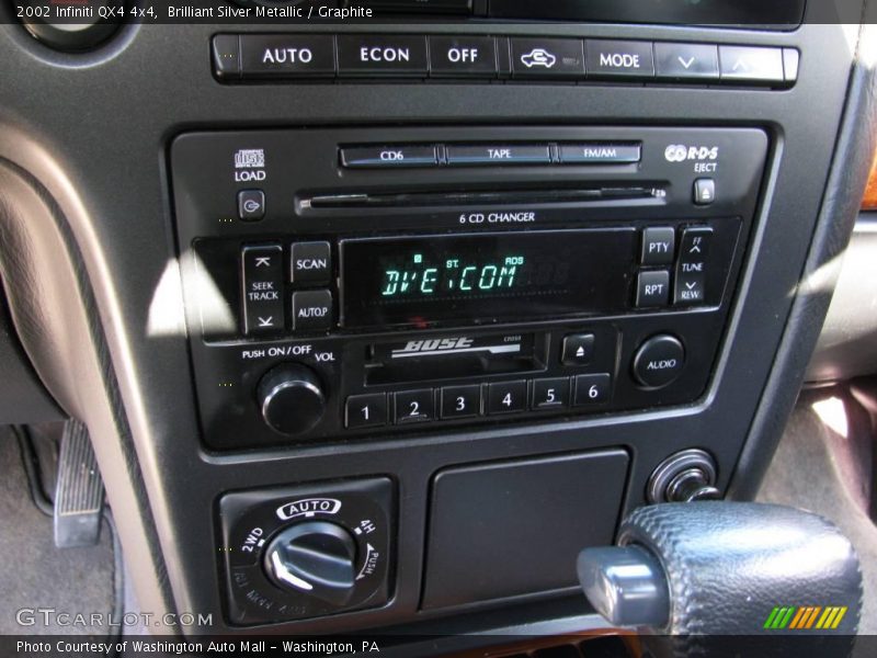Brilliant Silver Metallic / Graphite 2002 Infiniti QX4 4x4