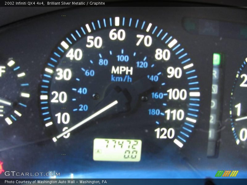 Brilliant Silver Metallic / Graphite 2002 Infiniti QX4 4x4
