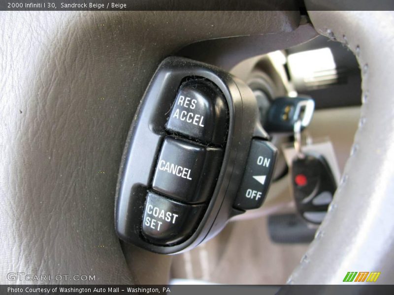 Sandrock Beige / Beige 2000 Infiniti I 30