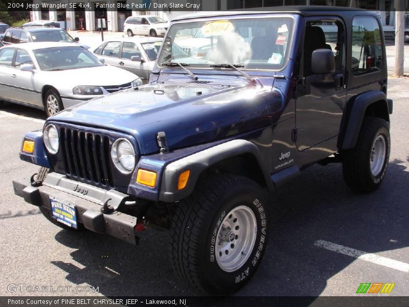 Patriot Blue Pearl / Dark Slate Gray 2004 Jeep Wrangler SE 4x4