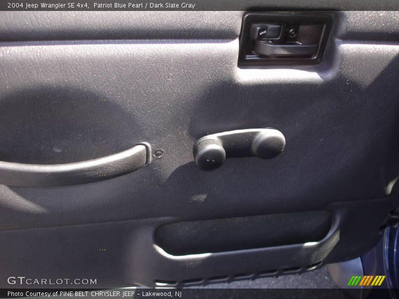 Patriot Blue Pearl / Dark Slate Gray 2004 Jeep Wrangler SE 4x4