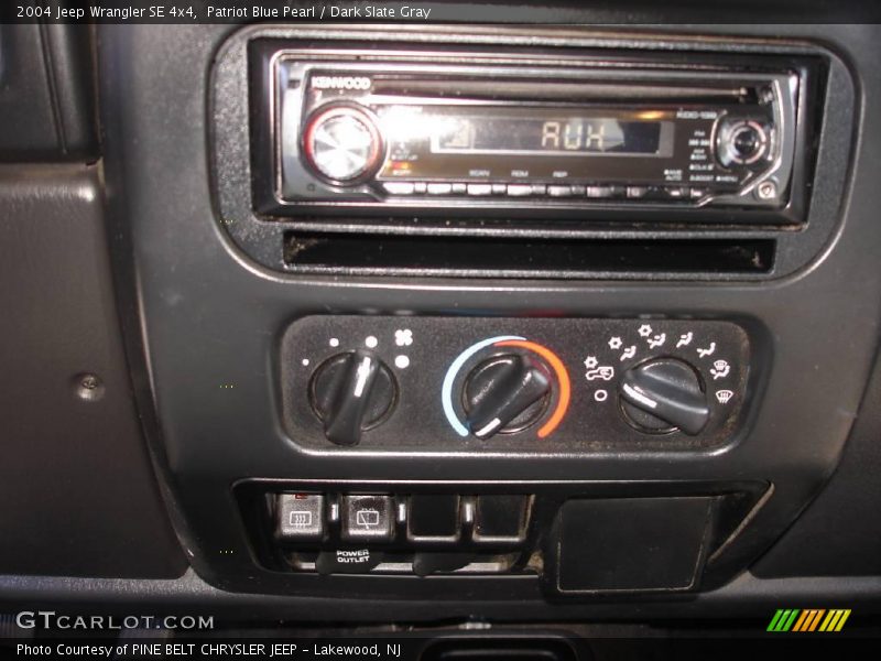 Patriot Blue Pearl / Dark Slate Gray 2004 Jeep Wrangler SE 4x4