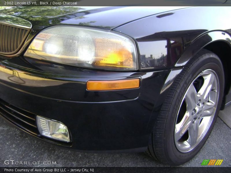 Black / Deep Charcoal 2002 Lincoln LS V8