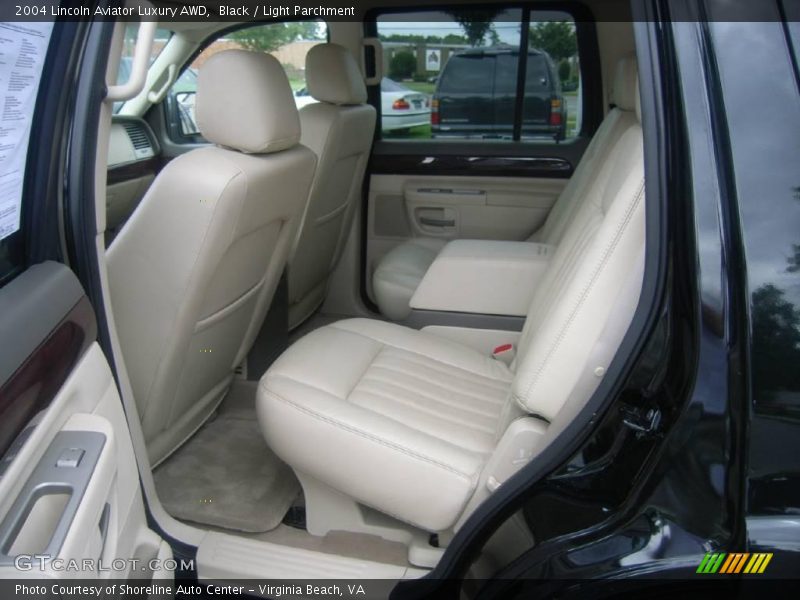Black / Light Parchment 2004 Lincoln Aviator Luxury AWD