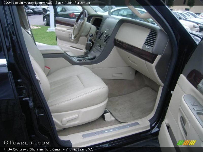 Black / Light Parchment 2004 Lincoln Aviator Luxury AWD