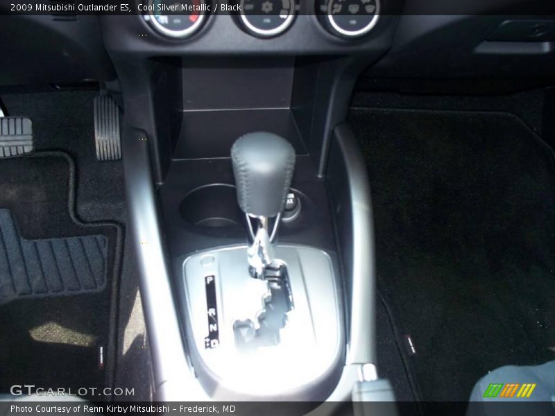 Cool Silver Metallic / Black 2009 Mitsubishi Outlander ES