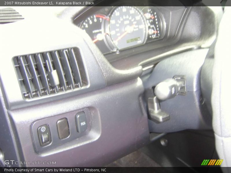 Kalapana Black / Black 2007 Mitsubishi Endeavor LS