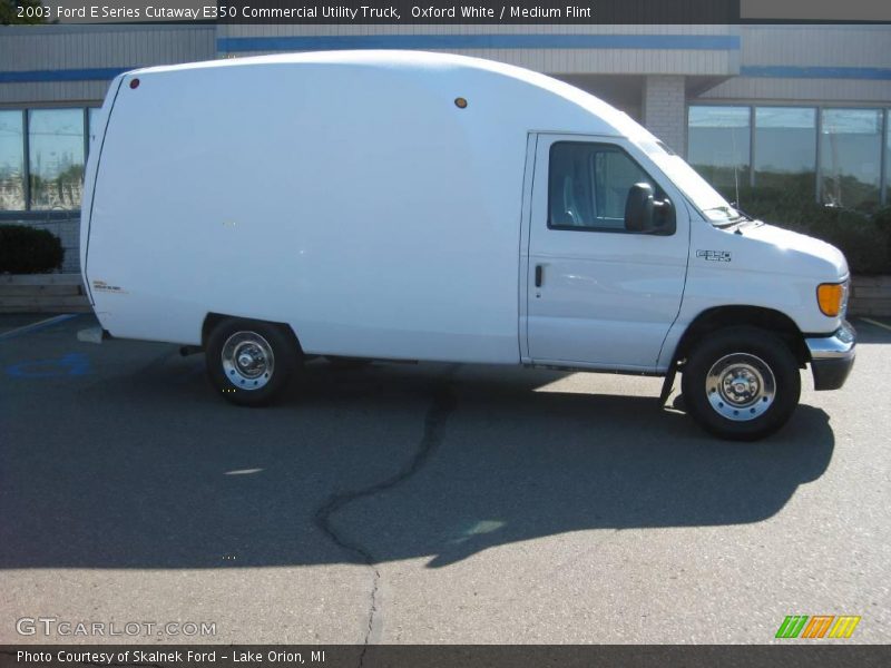 Oxford White / Medium Flint 2003 Ford E Series Cutaway E350 Commercial Utility Truck