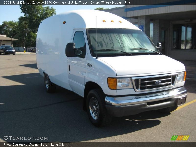Oxford White / Medium Flint 2003 Ford E Series Cutaway E350 Commercial Utility Truck