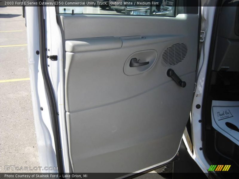 Oxford White / Medium Flint 2003 Ford E Series Cutaway E350 Commercial Utility Truck