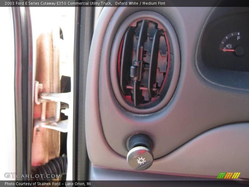 Oxford White / Medium Flint 2003 Ford E Series Cutaway E350 Commercial Utility Truck