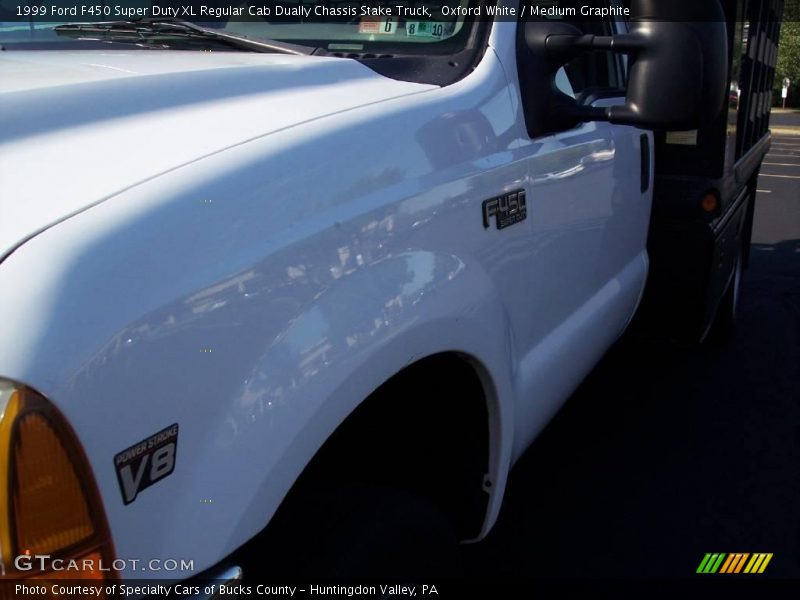 Oxford White / Medium Graphite 1999 Ford F450 Super Duty XL Regular Cab Dually Chassis Stake Truck