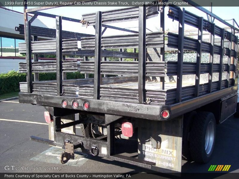 Oxford White / Medium Graphite 1999 Ford F450 Super Duty XL Regular Cab Dually Chassis Stake Truck