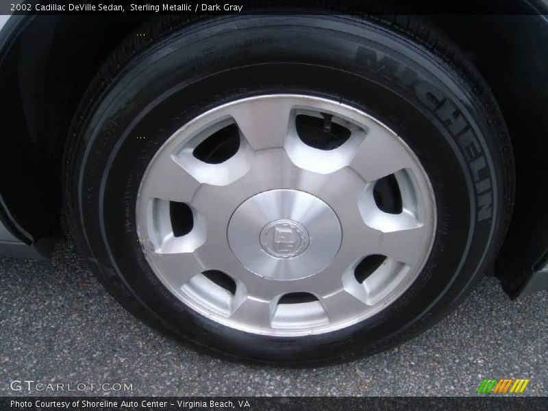 Sterling Metallic / Dark Gray 2002 Cadillac DeVille Sedan