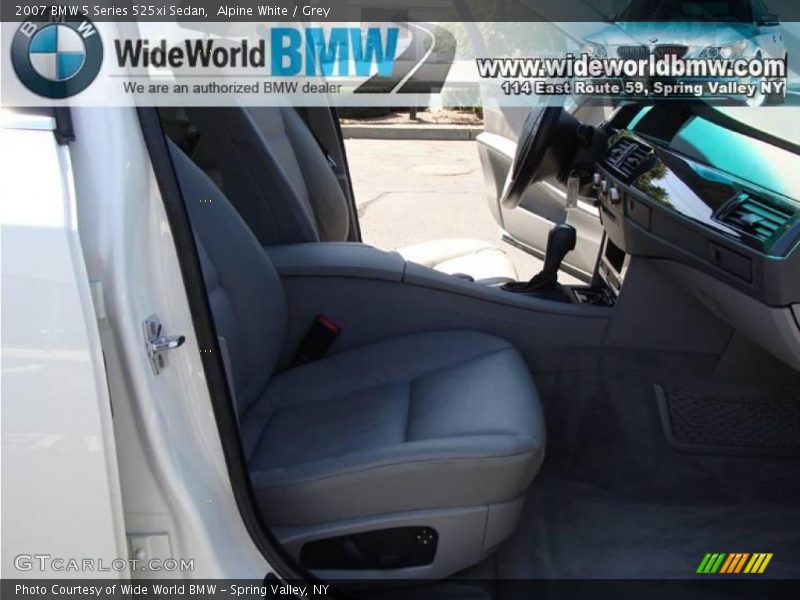 Alpine White / Grey 2007 BMW 5 Series 525xi Sedan