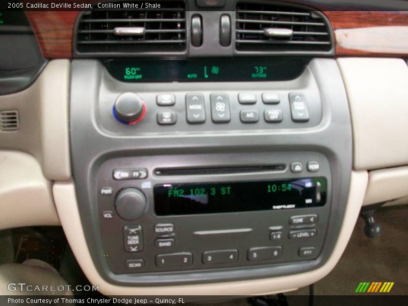 Cotillion White / Shale 2005 Cadillac DeVille Sedan