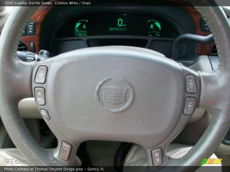 Cotillion White / Shale 2005 Cadillac DeVille Sedan