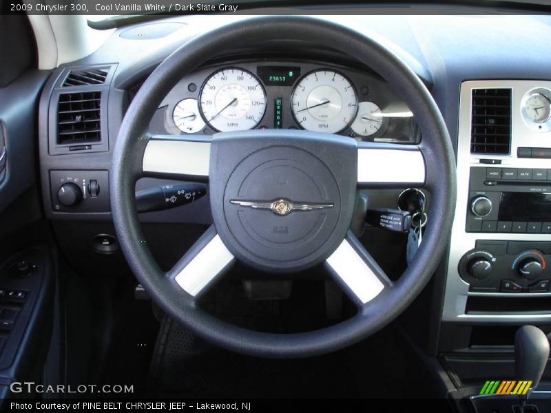 Cool Vanilla White / Dark Slate Gray 2009 Chrysler 300
