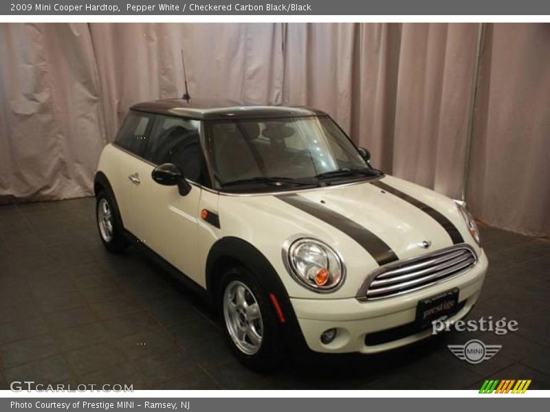 Pepper White / Checkered Carbon Black/Black 2009 Mini Cooper Hardtop