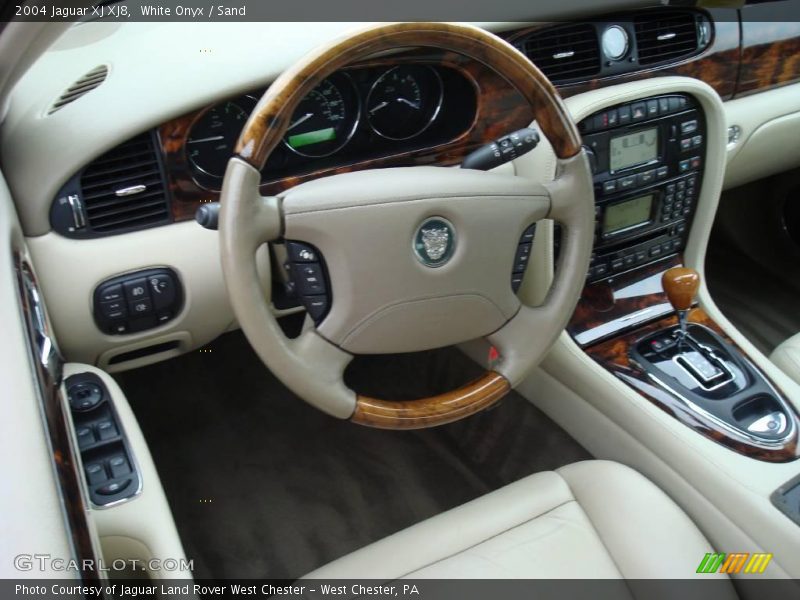 White Onyx / Sand 2004 Jaguar XJ XJ8