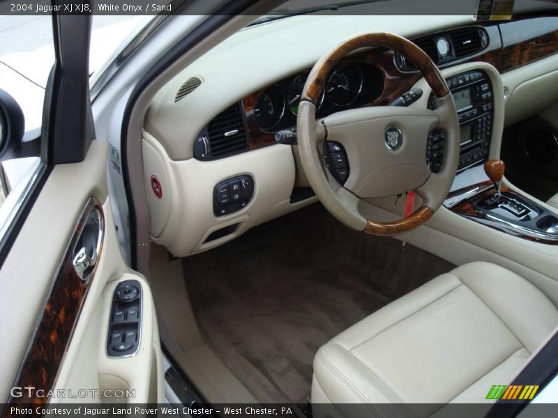 White Onyx / Sand 2004 Jaguar XJ XJ8