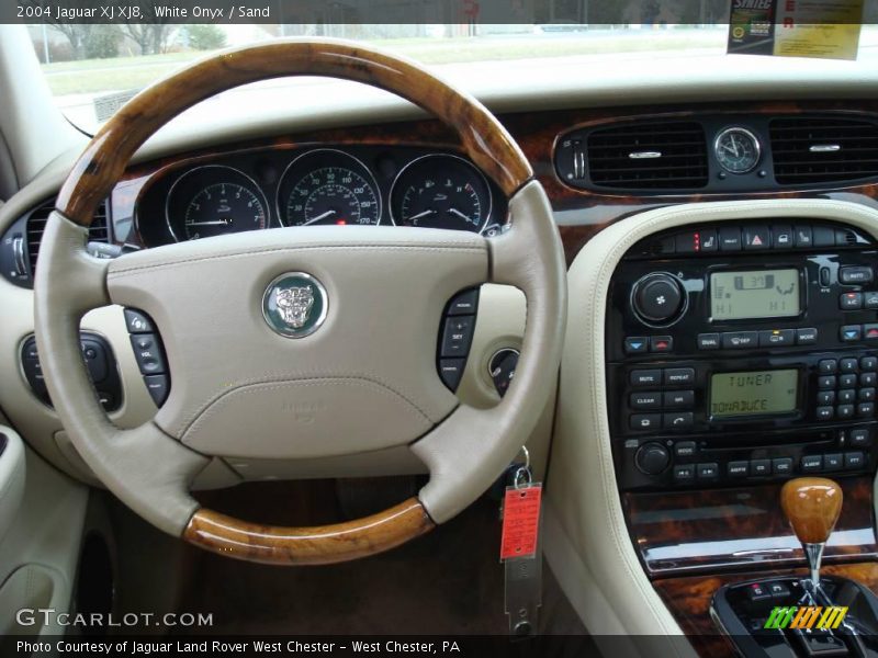 White Onyx / Sand 2004 Jaguar XJ XJ8