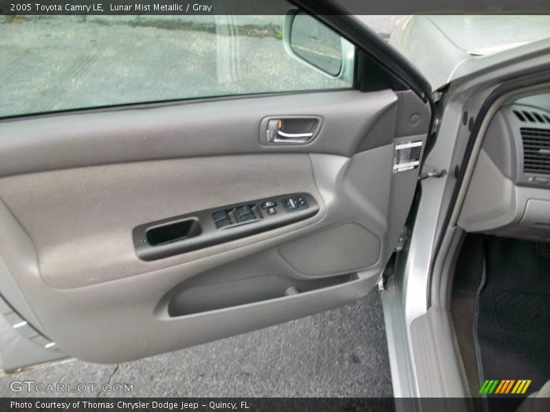Lunar Mist Metallic / Gray 2005 Toyota Camry LE