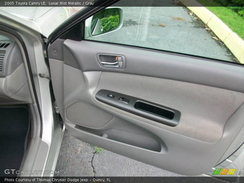 Lunar Mist Metallic / Gray 2005 Toyota Camry LE