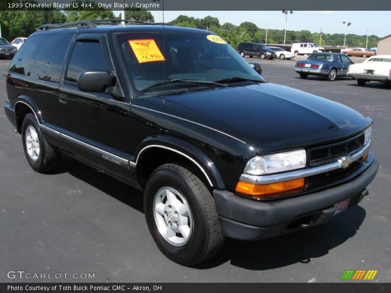 Onyx Black / Graphite 1999 Chevrolet Blazer LS 4x4