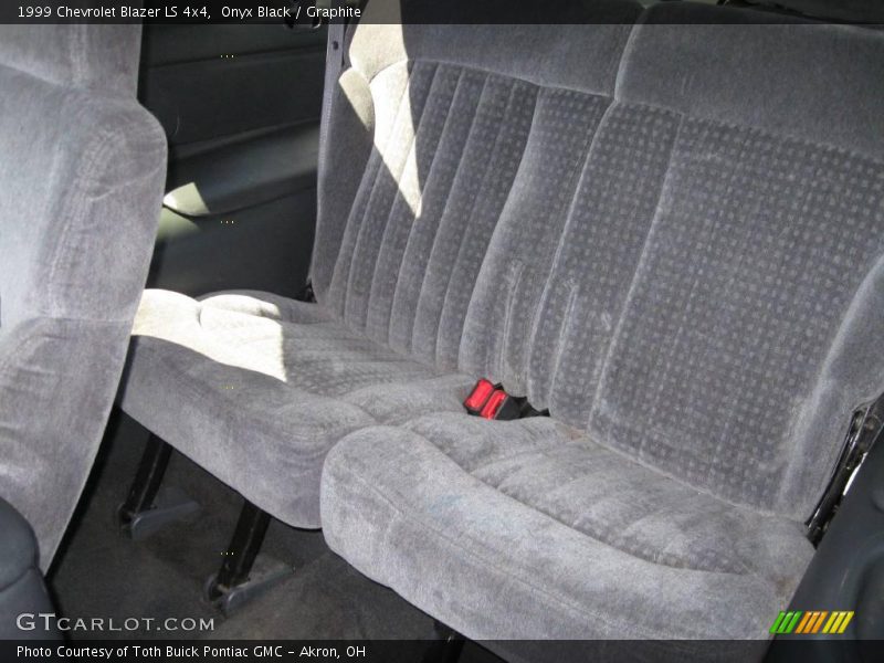 Onyx Black / Graphite 1999 Chevrolet Blazer LS 4x4